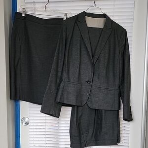 Ann Taylor Gray Blazer Suit Jacket with Tailored Fit and Notched Lapels